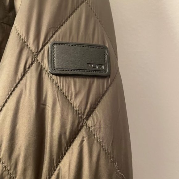Tumi Men's Quilted Jacket. Excellent Condition. Medium - Picture 2 of 6